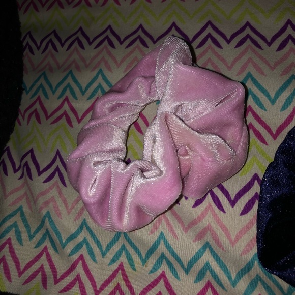 Scrunches - Picture 7 of 8